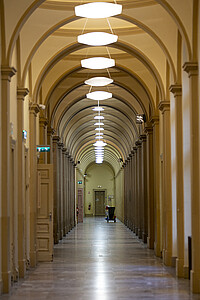 Les couloirs du Palais universitaire sont désertés jusqu'au mois de janvier.